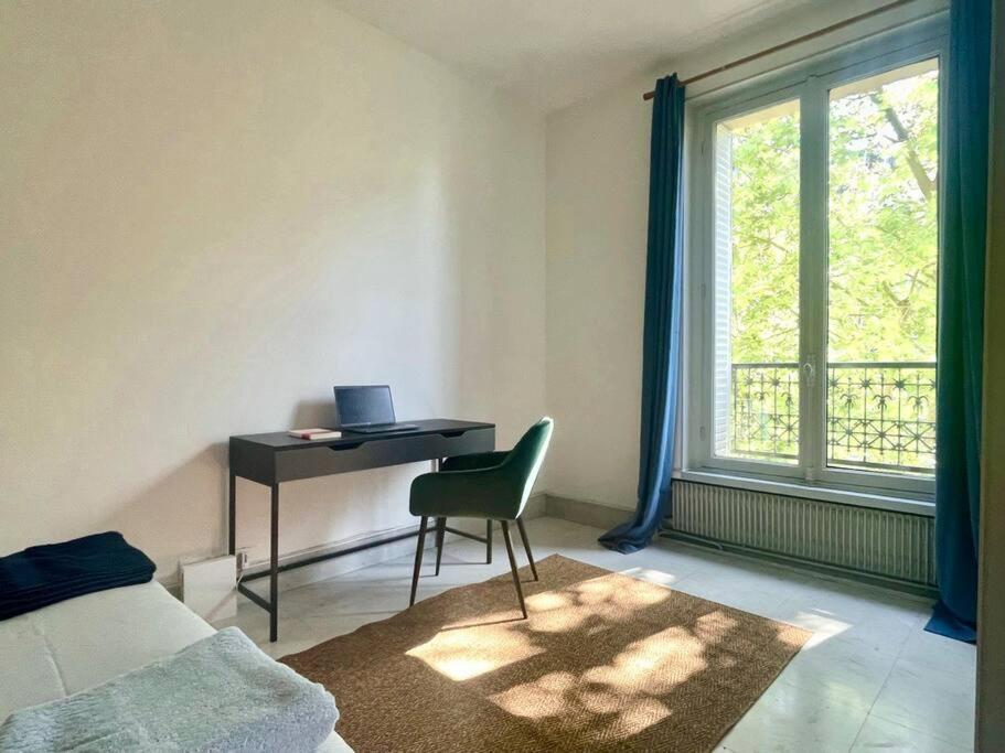 Gustave - Charming Eiffel Tower Appartement - Paris Exterior foto