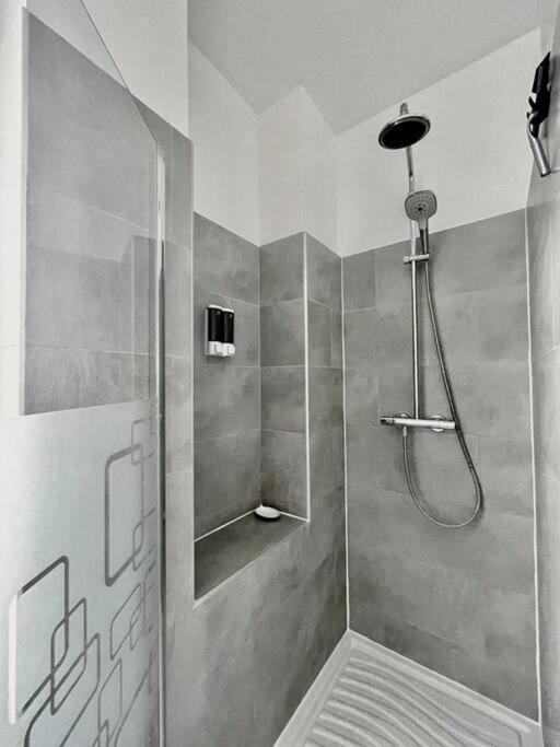 Gustave - Charming Eiffel Tower Appartement - Paris Exterior foto